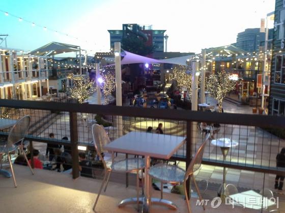 40개 컨테이너 박스로 만들어진 가족공간 '컨테이너파크'. 39개 카페, 갤러리, 부티크와 놀이시설 등이 있다. /라스베가스=유병률기자