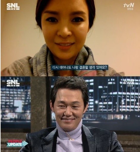 지난 8일 밤 방송된 tvN 'SNL 코리아'에 출연한 배우 박성웅(아래쪽)과 아내 배우 신은정/ 사진=tvN 'SNL 코리아' 방송 캡처