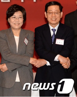새누리당 광역단체장 면접에 참석한 이혜훈 최고위원(왼쪽)과 김황식 전 국무총리. 여당 서울시장 후보에 도전하고 있다./뉴스1