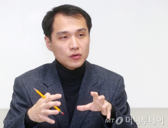 이승운 경찰청 사이버대응테러센터 수사1팀장이 지난 28일 서울 미근동 경찰청에서 최근에 벌어진 사이버테러와 경찰의 전략에 대해 설명하고 있다./사진=홍봉진 기자