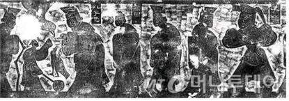 공자와 그 제자들을 묘사한 벽돌그림