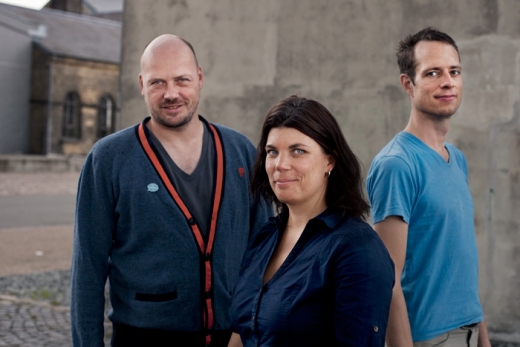 다큐멘터리 연극의 선두주자인 독일의 아티스트 그룹 '리미니 프로토콜'. 다니엘 베첼, 헬가르트 하우크, 슈테판 카에기(왼쪽부터) 이번 연극 '100% 광주'는 헬가르트 하우크와 슈테판 카에기가 연출을 맡았다. / 사진제공=아시아문화개발원