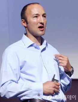 알렉세이 아그레체브 리테일넥스트 공동설립자가 24일 오전 서울 여의도 콘래드호텔에서 진행된 2014 키플랫폼에서 마케팅 빅데이터에 대해 발표하고 있다.