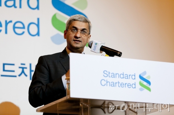아제이 칸왈 한국스탠다드차타드은행장이 29일 서울 소공동 플라자호텔에서 취임 후 첫 기자간담회를 열고 인삿말을 하고 있다/사진제공=SC은행