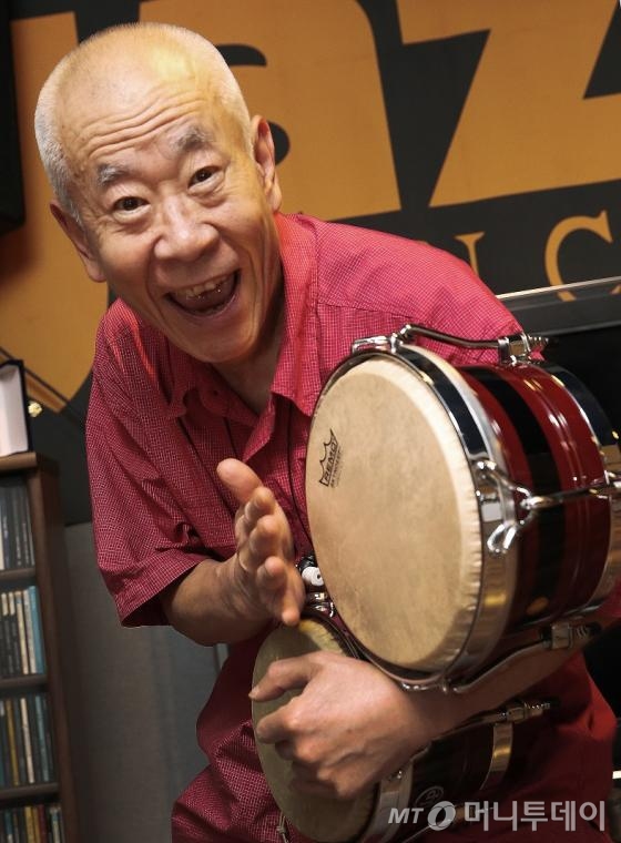 15일 서울 한남동 블루스퀘어 삼성카드홀에서 57주년 기념 공연을 펼치는 류복성. /사진=이동훈 기자