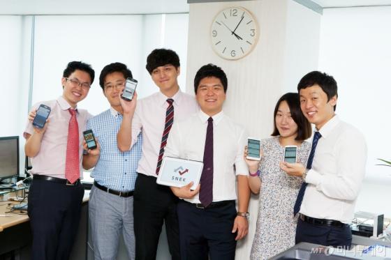 특이한 이력으로 뭉친 위버플 이사진. 오른쪽 3번째가 김재윤 대표.