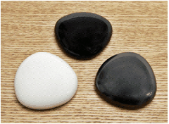 SK텔레콤이 지난 5월 출시한 실내에서 스마트폰 사용자의 위치를 확인시켜 주는 장비 '비콘'/사진=SK텔레콤