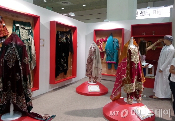 '2014 서울국제도서전', 올해 주빈국인 오만 부스 /사진=이언주 기자