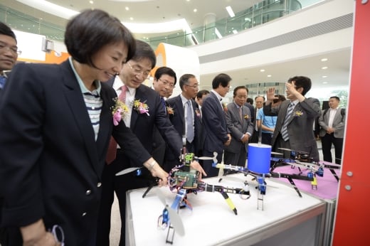 G-테크페어가 열리고 있는 광주과학기술원 오룡관/사진=GIST