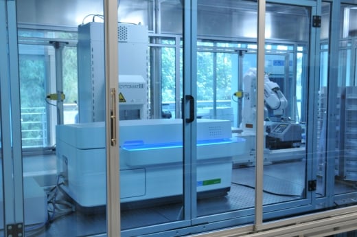 하루 5000여개 규모로 식물 추출물 시료의 화학구조까지 한 번에 분석 처리할 수 있는 천연물 탐색 시스템(iHTac)/사진=KIST