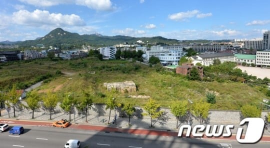 대한항공이 7성급 호텔 건립을 추진 중인 서울 종로구 송현동 부지 /사진제공=뉴스1