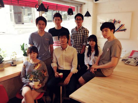 임지현매니저(왼쪽부터), 김재옥매니저, 김진영매니저, 정병준 대표, 류영훈 매니저, 양수지 인턴, 최윤호인턴/사진=뉴스젤리 제공