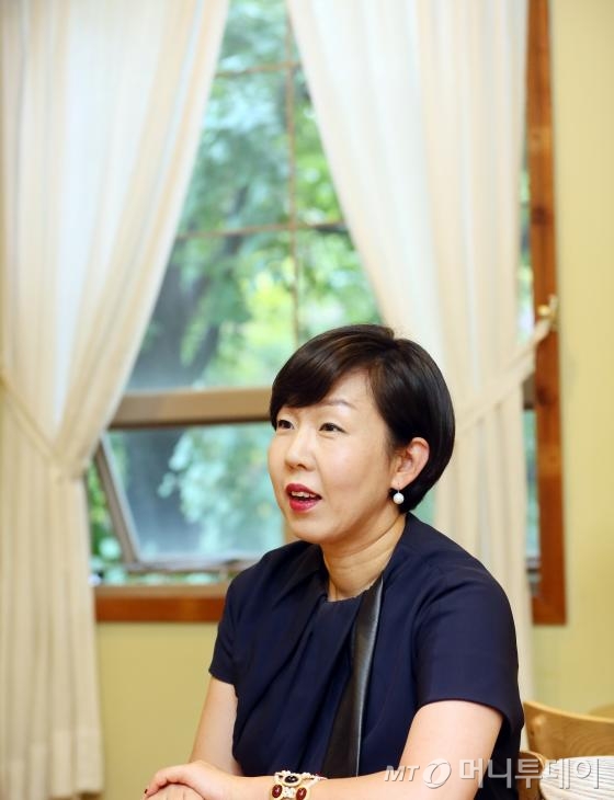 전혜정 위원장은 "처음 부산국제영화제에 갔을 땐 사람들이 다들 '아줌마'왔다고 했는데, 점차 '누나'라고 부르는 사람들이 늘어났다"며 "무용을 전공하던 시절엔 나도 꽤 괜찮은 몸매의 소유자였다"고 웃었다. /사진=임성균기자