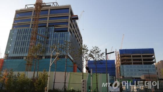 정면에서 바라본 삼성전자 우면동 R&D센터./사진=서명훈 기자