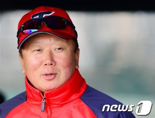 KIA가 선동렬 감독과의 2년 재계약 소식을 19일 발표했다. /사진=뉴스1