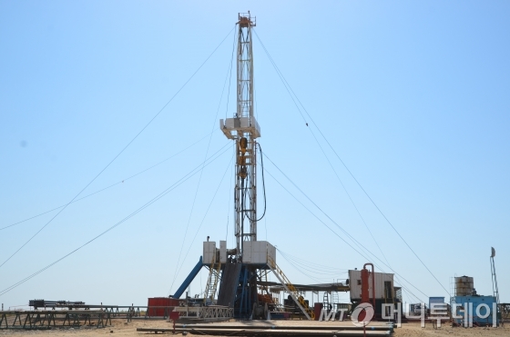 우즈베키스탄 수르길 가스전에서 시추작업이 진행 중이다./사진=유영호기자
