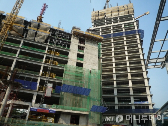쌍용건설이 자카르타에서 시공 중인 세인트레지스 공사 현장/사진=김지산 기자