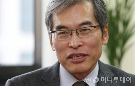 포드를 포함해 글로벌 메이커는 하이브리드차와 전기차는 물론 수소차까지 현재 상용화 단계에 접어든 지 오래다. 정 회장은 앞으로 국내 인프라의 확대 가능성에 따라 어떤 브랜드 건 5~10년 간 사업 타이밍을 적시에 보는 것이 중요해 질 것이라고 본다./사진=이동우 기자