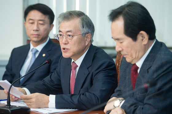 문재인 새정치민주연합 비상대책위원이 12일 서울 여의도 국회에서 열린 확대간부회의에서 모두발언을 하고 있다./사진=뉴스1제공
