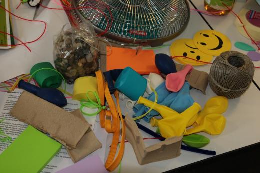 SAP 앱하우스에서는 레고블록, 풍선, 종이상자 등 완구를 통해 아이디어를 표현하고 시제품을 만들고 고치는 활동을 반복한다./사진제공=SAP