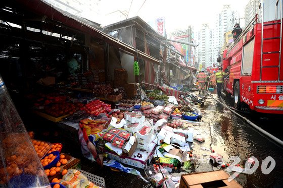 '소방차 길터주기 퍼레이드'/ 사진=뉴스1