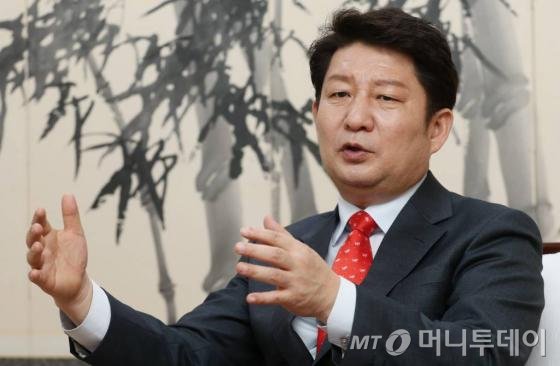 권영진 대구시장 인터뷰./사진=이동훈 기자