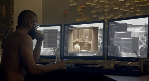 네이든이 칼렙과 에이바의 대화장면을 훔쳐보고 있는 모습/사진=UPI KOREA