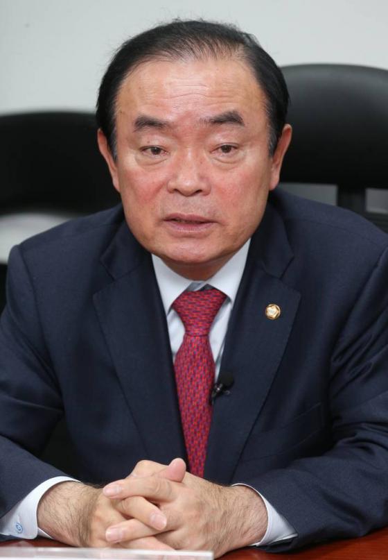 장병완 새정치민주연합 의원이 29일 오전 서울 여의도 국회의사당 의원회관에서 '정치, 미래산업을 논하다‘ 크로스파티(Cross-Party) 토론회에 참석해 모두발언을 하고 있다. /사진=머니투데이