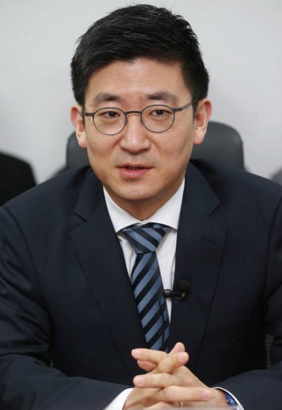 김세연 새누리당 의원이 29일 오전 서울 여의도 국회의사당 의원회관에서 '정치, 미래산업을 논하다‘ 크로스파티(Cross-Party) 토론회에서 발언하고 있다. /사진=머니투데이