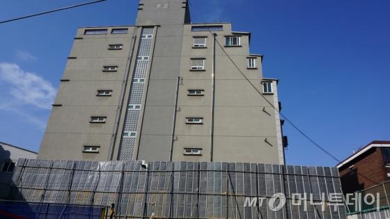 공사장 쪽에서 바라본 동일아파트./사진=박성대