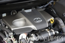 렉서스 NX200t에 장착된 2.0리터 다운사이징 터보 엔진의 모습./사진제공=렉서스