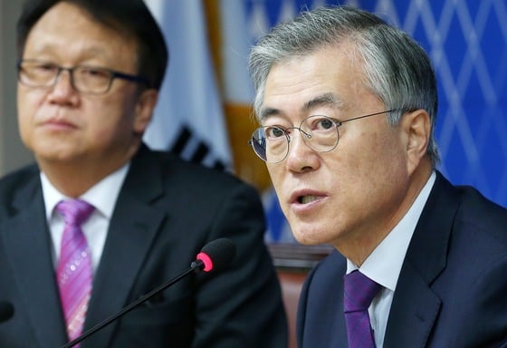 문재인 새정치민주연합 대표가 10일 오전 서울 여의도 민주정책연구원에서 열린 공부모임 경제정책심화과정에 참석해 모두발언을 하고 있다. 2015.3.10/사진=뉴스1