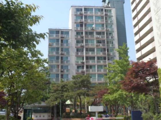 지난 3일 경매 진행된 서울 강남구 대치동 '대치삼성' 아파트 모습. / 사진제공=대법원