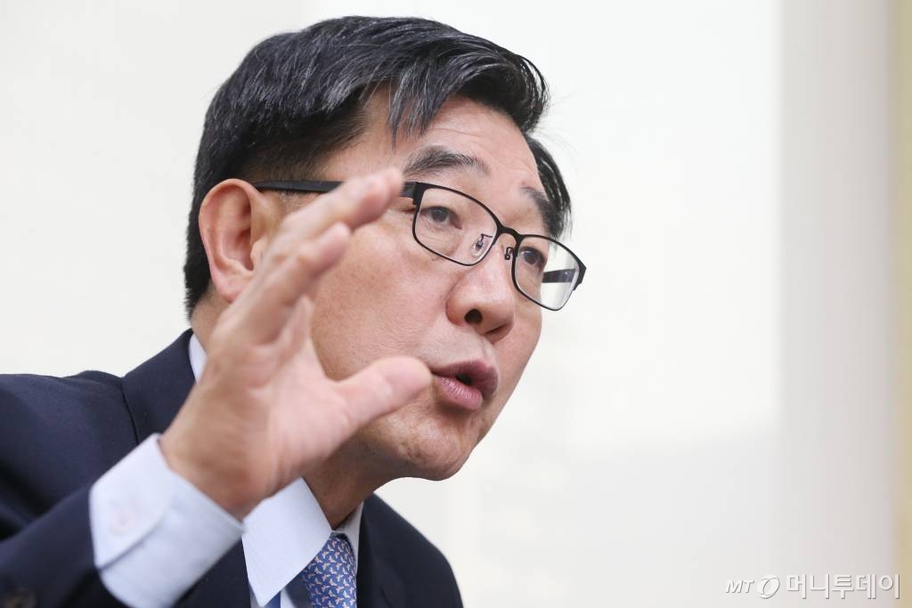 이기권 고용노동부 장관 인터뷰