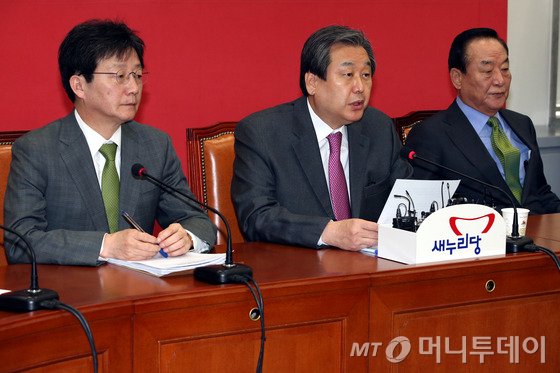 김무성 새누리당 대표가 16일 오전 서울 여의도 국회에서 열린 최고위원회의에서 모두발언을 하고 있다. / 사진=뉴스1