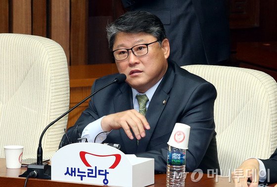 조원진 새누리당 의원이 13일 오전 서울 여의도 국회에서 열린 주요당직자회의에서 발언하고 있다. / 사진=뉴스1