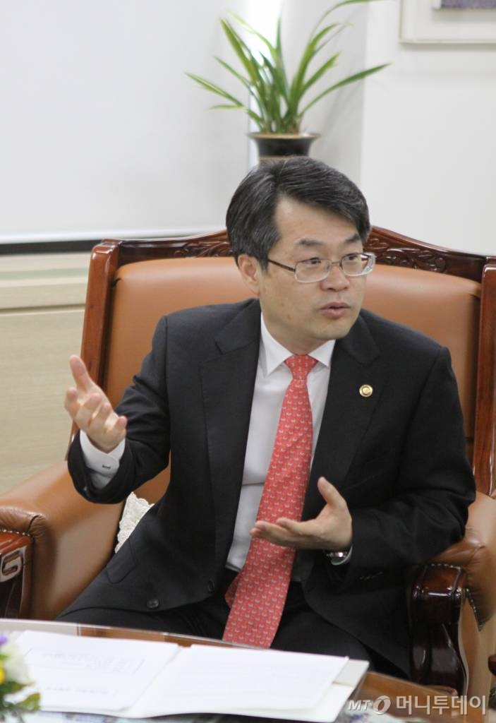 박형수 통계청장이 19일 오후 정부대전청사에서 머니투데이와 인터뷰를 하고 있다.