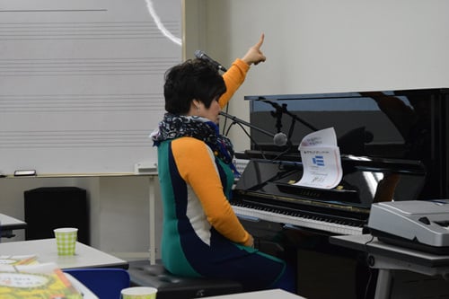 정성을 교수가 20일 노래지도자 과정 강의를 진행하고 있다./사진=국민대 제공