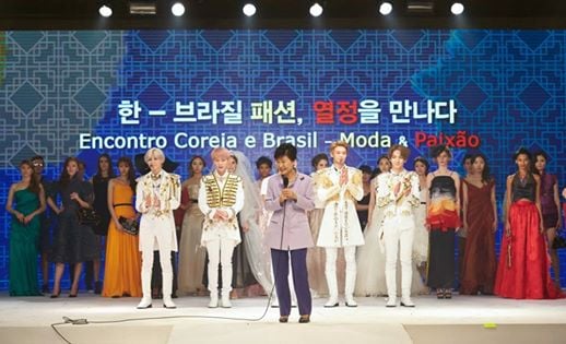 박근혜 대통령은 지난 25일(현지시간) 중남미 순방의 마지막 일정으로 브라질 상파울룰 소재 쉐라톤호텔에서 열린 한-브라질 패션쇼와 케이팝(K-pop)공연에 참석했다.