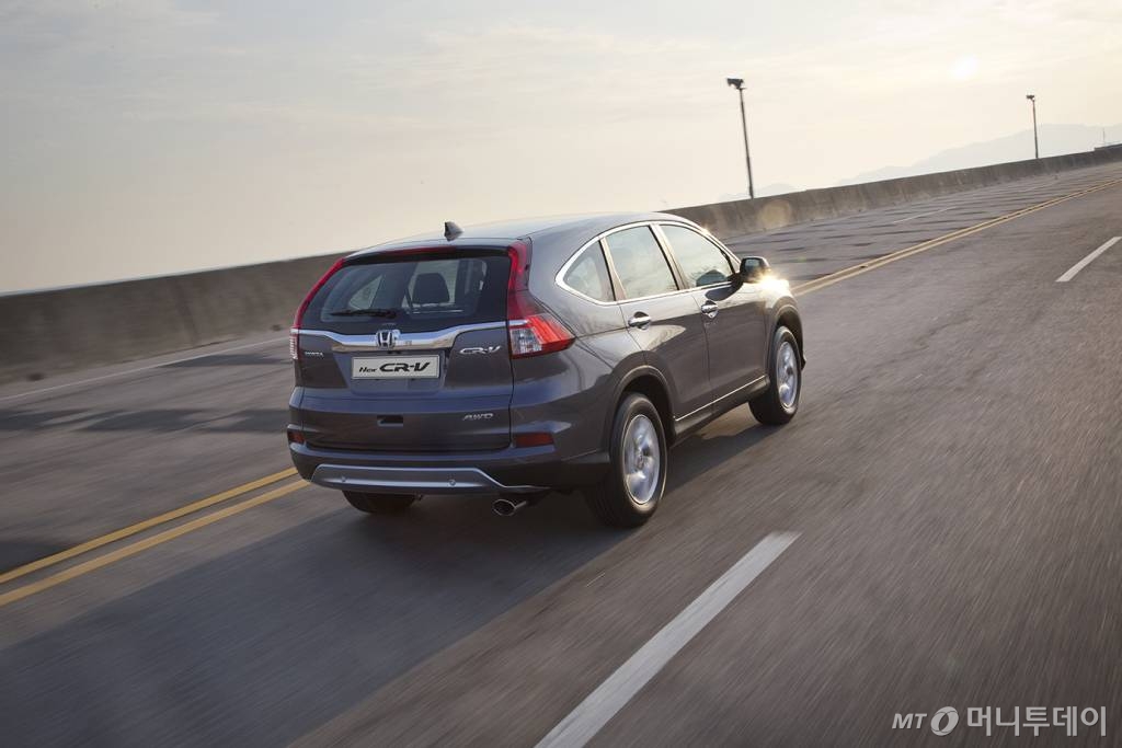 혼다 CR-V는 2004년부터 지난까지 10년간 미국에서 SUV, CUV부문 판매 1위를 기록했다. 한국에서는 2005년부터 2009년까지 수입 SUV 1위, 2007년 수입차 판매 전체 1위를 기록했다./사진제공=혼다코리아