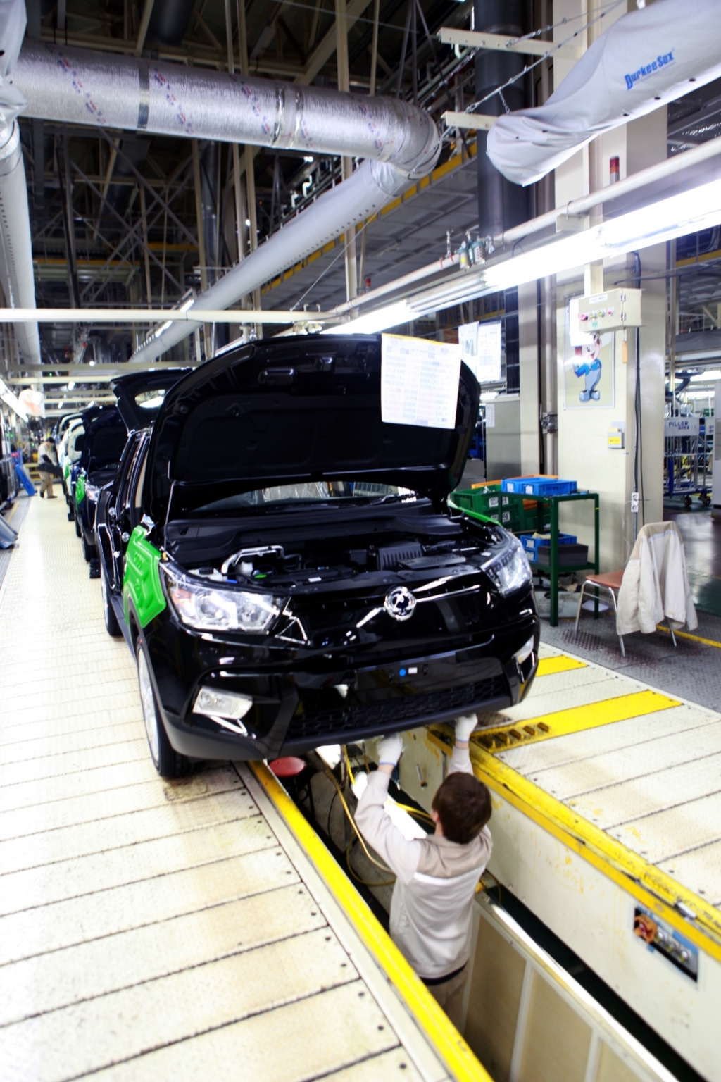 19일 쌍용자동차 평택공장 조립 1라인에서 티볼리가 조립되는 모습./사진제공=쌍용자동차/사진제공=쌍용자동차