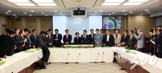19일 오후 서울 여의도 국회의원 회관에서 열린 머니투에디 더300 1주년 기념 '사랑방 미팅'에 참석한 한정애 새정치민주연합 의원이 인사말을 하고 있다. /사진=머니투데이