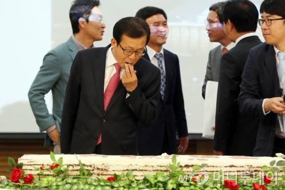 19일 오후 서울 여의도 국회의원 회관에서 열린 머니투데이 더300 1주년 기념 '사랑방 미팅'에 참석한 조해진 의원이 인사말을 하고 있다. /사진=임성균 기자