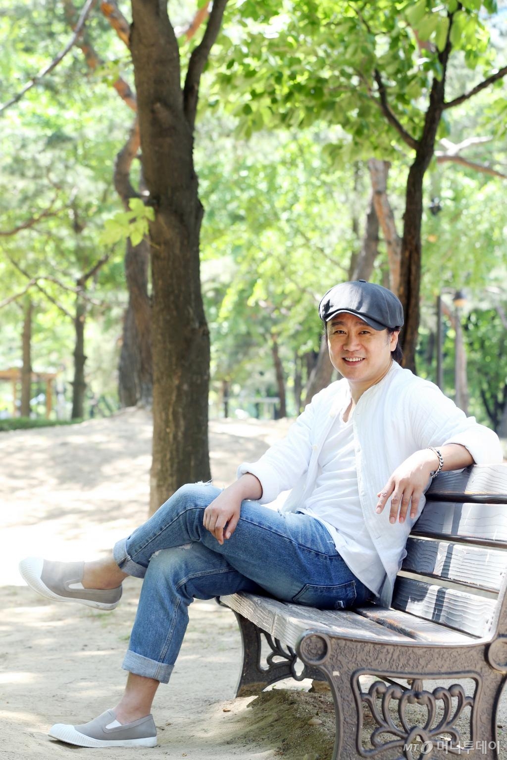 탤런트 이광기는 드라마, 종편, 케이블, 라디오 등에서 종횡무진 활약하며 제2의 전성기를 맞고 있다. 2009년 신종플루로 아들 석규군을 잃고 3년만에 아들 준서를 얻은 그는 "석규가 준 선물"이라며 "욕심을 버리고 많은 이들에게 더 많은 선물을 줄 수 있는 일에 힘쓰겠다"고 말했다. /사진=이기범 기자 leekb@