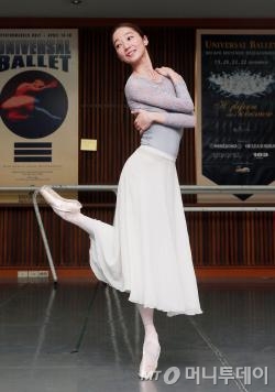 황혜민 수석 무용수는 새로운 '지젤'을 위해 하루 10시간 이상 연습에 매진한다. 그는 "쉬는 시간이 별로 없어 연습이 끝나면 '폭식'하기 일쑤"라며 웃었다. /사진=김창현 기자 chmt@