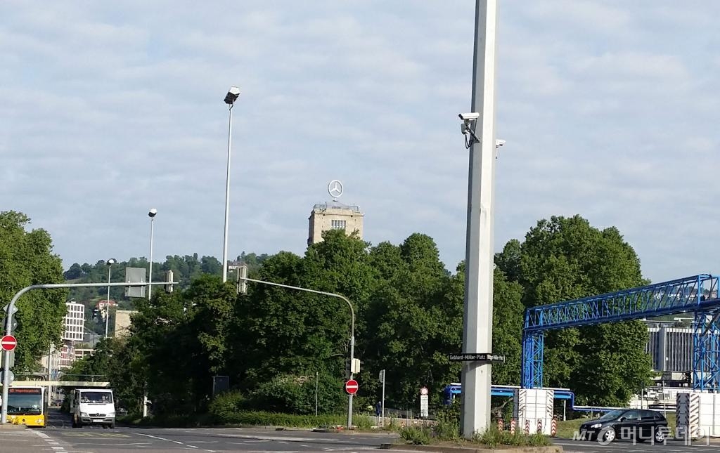 벤츠가 1885년 내놓은 세계 최초의  자동차. /사진 =양영권 기자