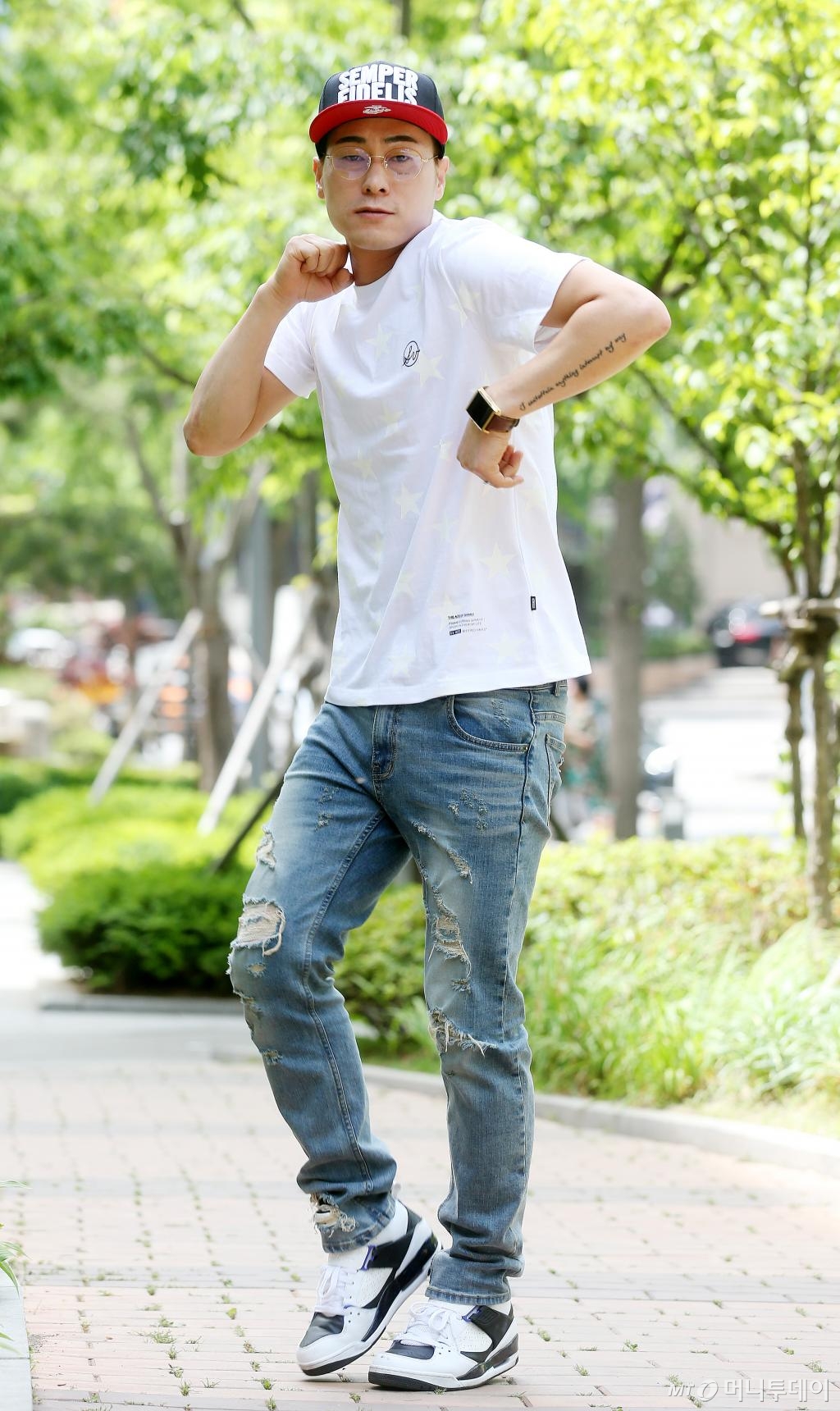 어릴때부터 춤에 미쳐 밤을 새며 연습했다는 이주선 단장. 그는 '포인트 안무의 대가'로 통한다. /사진=홍봉진기자 honggga@