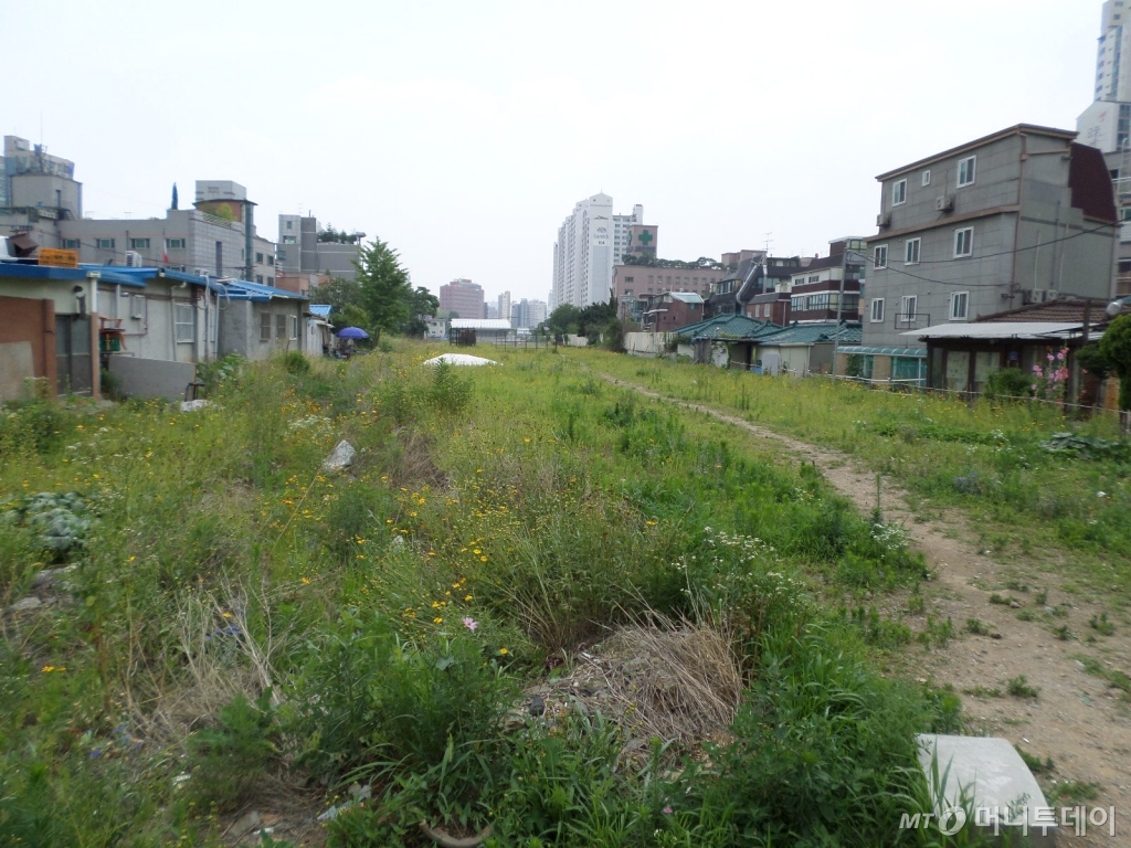 서울 홍대 인근의 경의선 숲길 공원 공사가 예정된 부지./사진=진경진 기자