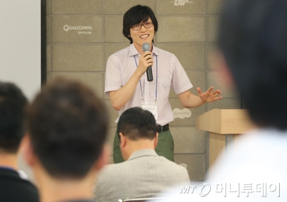 박성필 '1596호' 대표가 스타트업계 동료들에게 창업 후 경험담을 전하고 있다. /사진=이동훈 기자