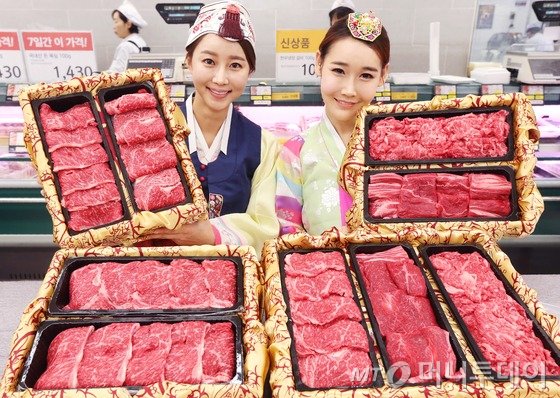 지난 2월 설을 맞아 서울 이마트 용산점에서 판매된 한우선물세트/사진=뉴스1